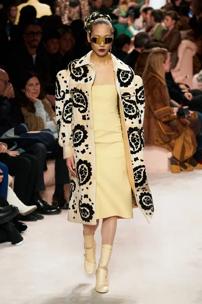 Look 34